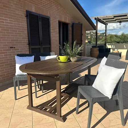 Romantic Penthouse With View Over The Umbrian Hill Ponte Felcino