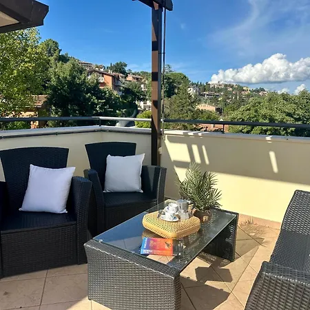 Apartamento Romantic Penthouse With View Over The Umbrian Hill