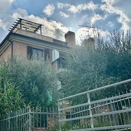Romantic Penthouse With View Over The Umbrian Hill Appartamento
